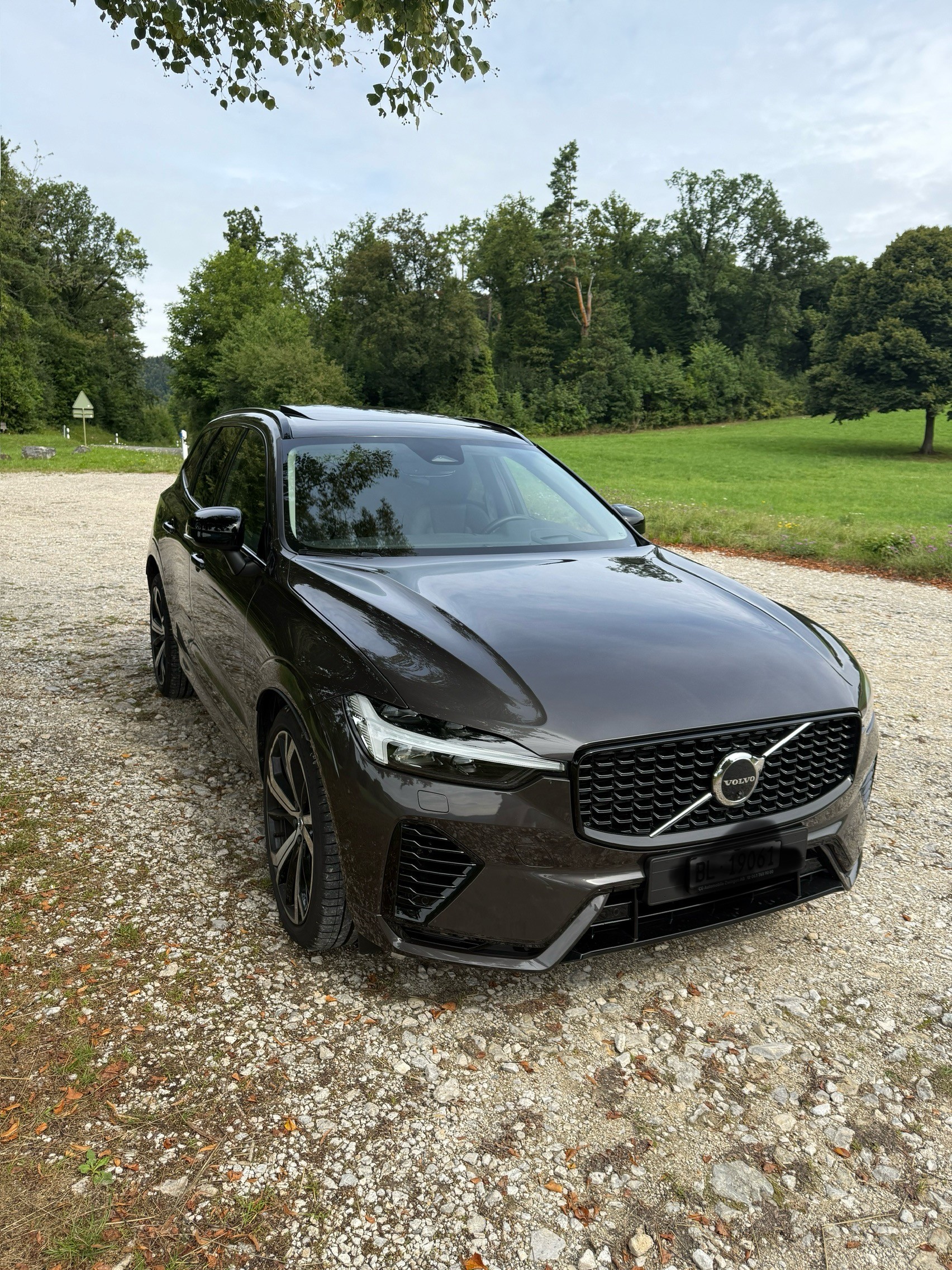 VOLVO XC60 T8 eAWD PluginHybrid Black Edition Geartronic-image-0