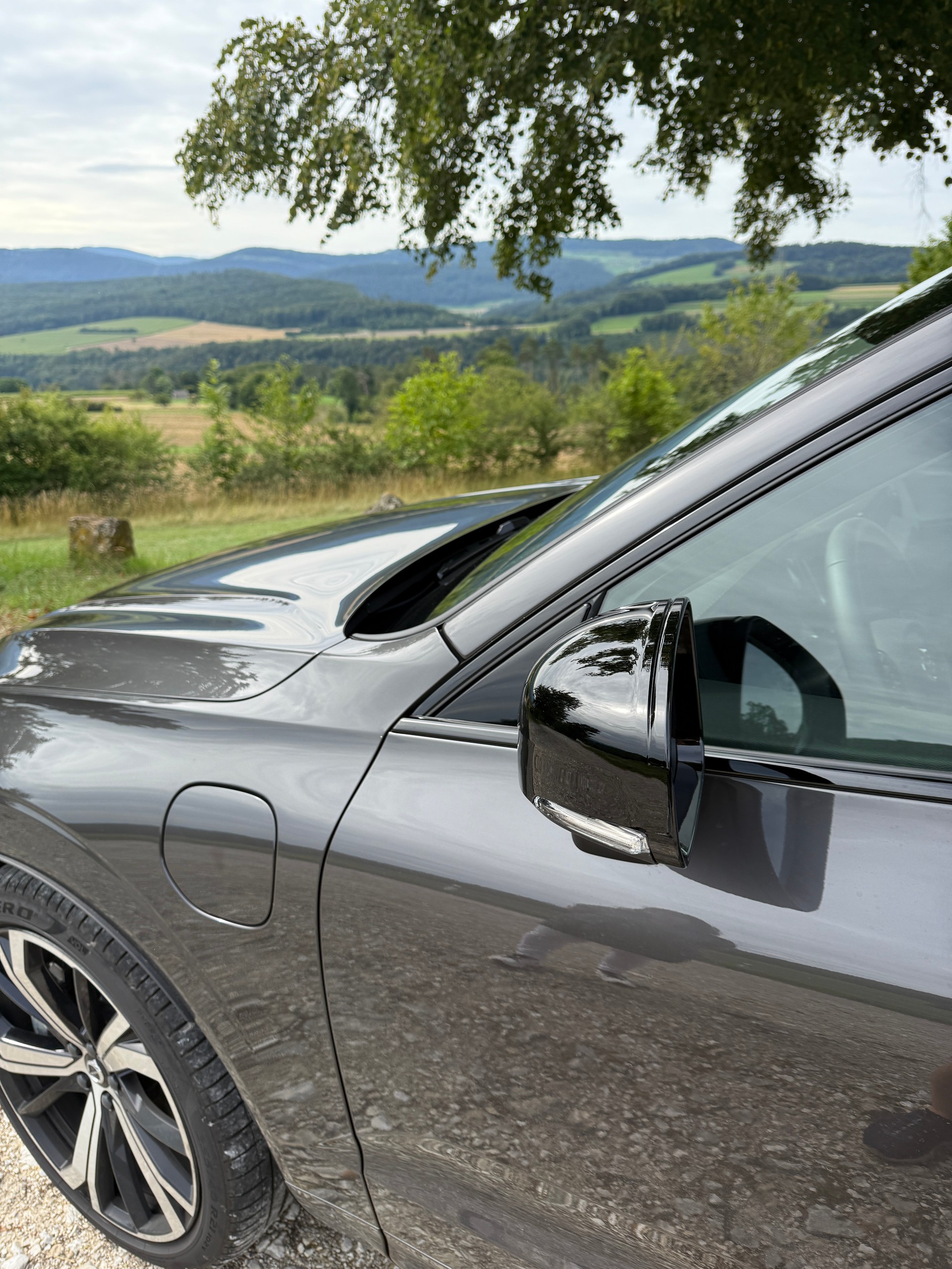 VOLVO XC60 T8 eAWD PluginHybrid Black Edition Geartronic-image-2