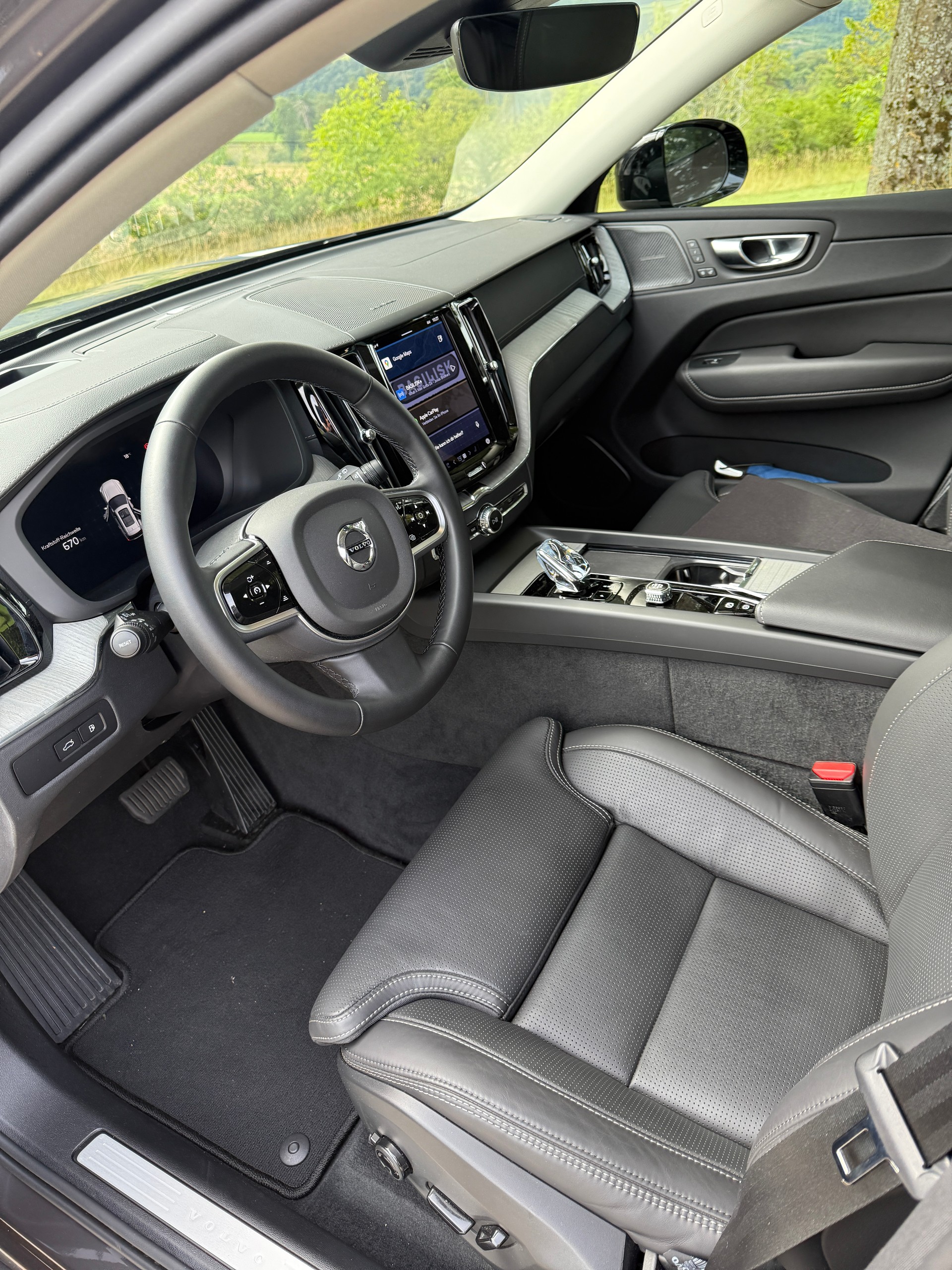 VOLVO XC60 T8 eAWD PluginHybrid Black Edition Geartronic-image-7
