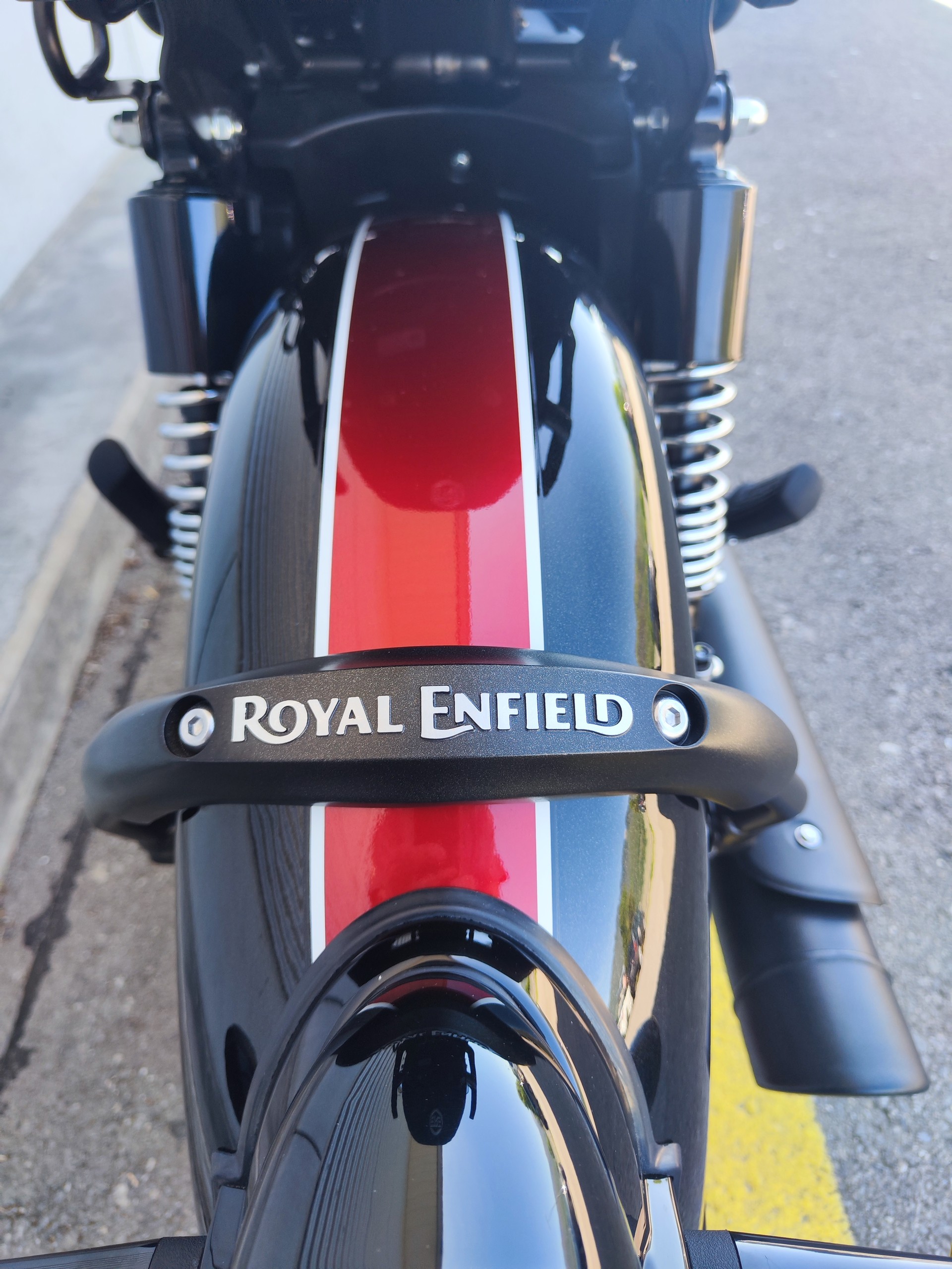 ROYAL ENFIELD Goan 350 Limited-showroom-element-3