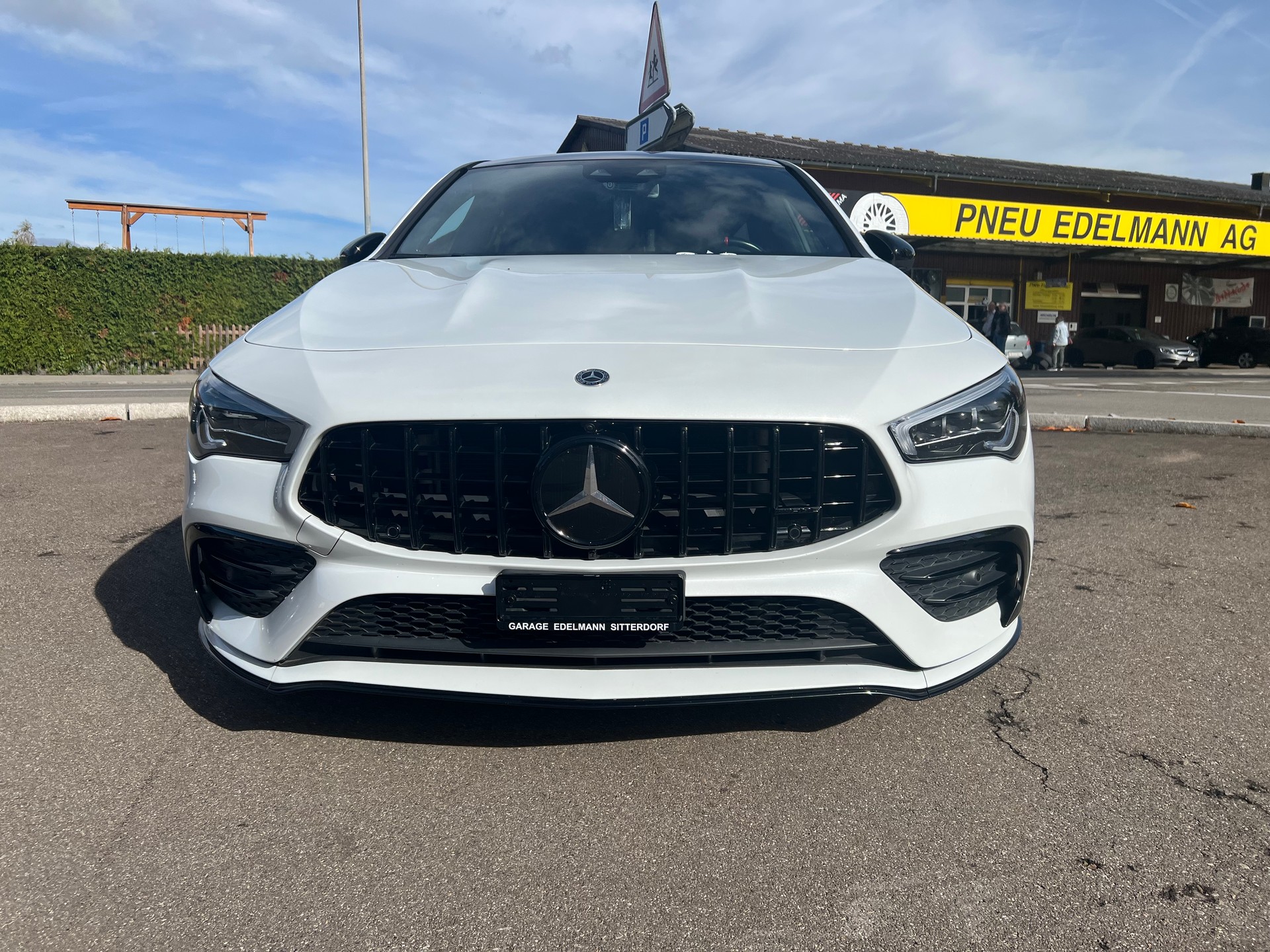 MERCEDES-BENZ CLA Shooting Brake 35 AMG 4Matic 7G-DCT-showroom-element-1