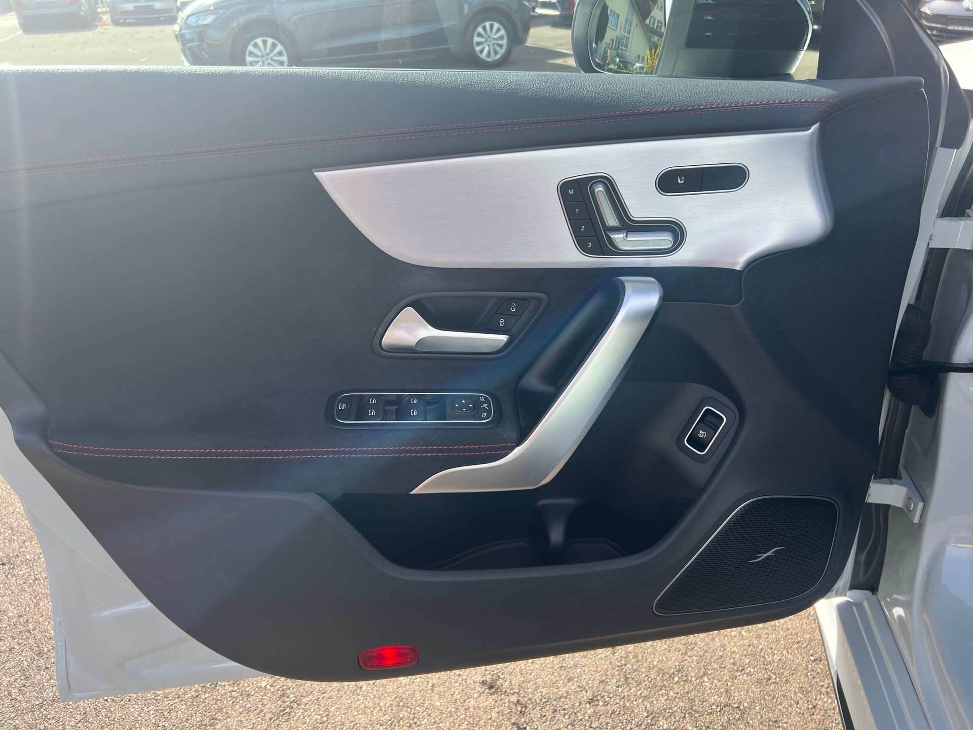 MERCEDES-BENZ CLA Shooting Brake 35 AMG 4Matic 7G-DCT-image-8