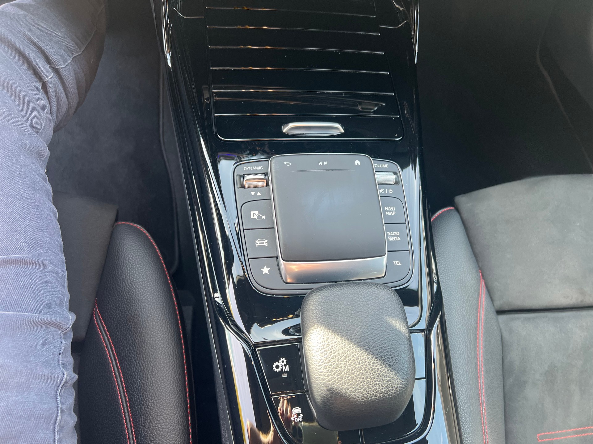 MERCEDES-BENZ CLA Shooting Brake 35 AMG 4Matic 7G-DCT-image-14