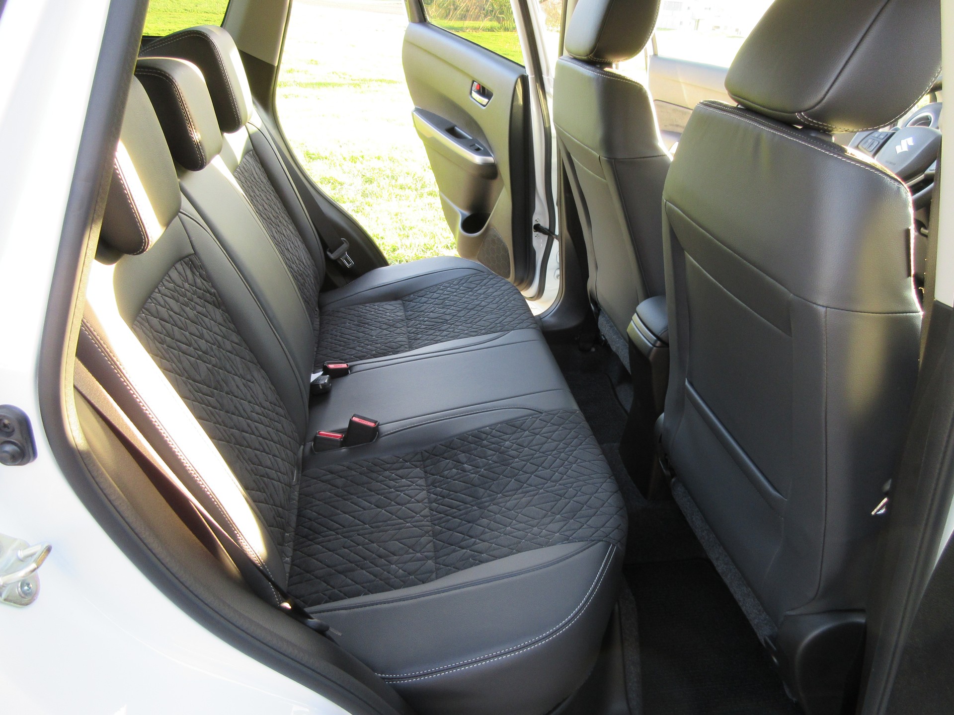 SUZUKI Vitara 1.4 Boosterjet Compact Top 4x4 Hybrid Automatic-image-8