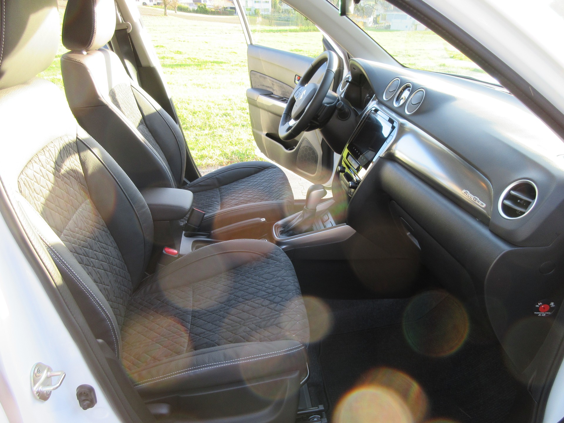 SUZUKI Vitara 1.4 Boosterjet Compact Top 4x4 Hybrid Automatic-image-7