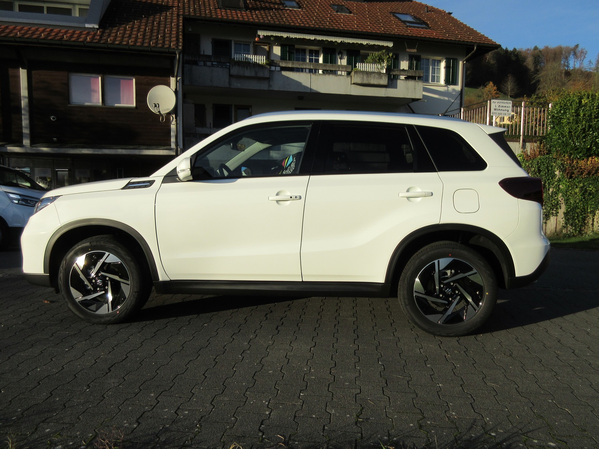 SUZUKI Vitara 1.4 Boosterjet Compact Top 4x4 Hybrid Automatic-image-1