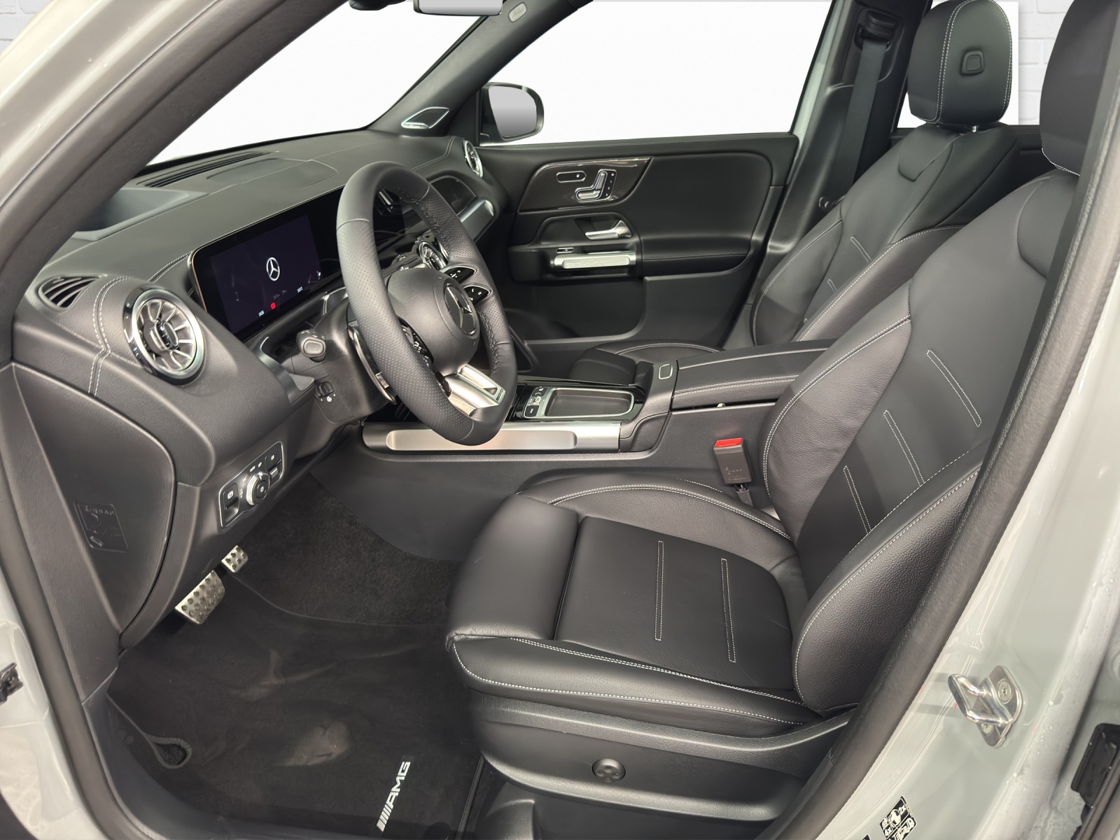 MERCEDES-BENZ AMG GLB 35 4Matic-image-6