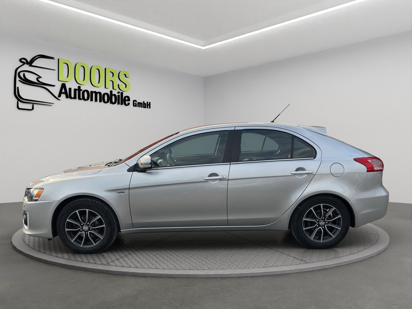 MITSUBISHI Lancer Sportback 1.8 Style CVT-image-6