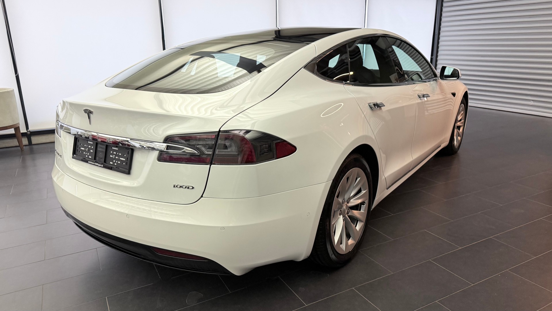 TESLA Model S 100 D-image-5