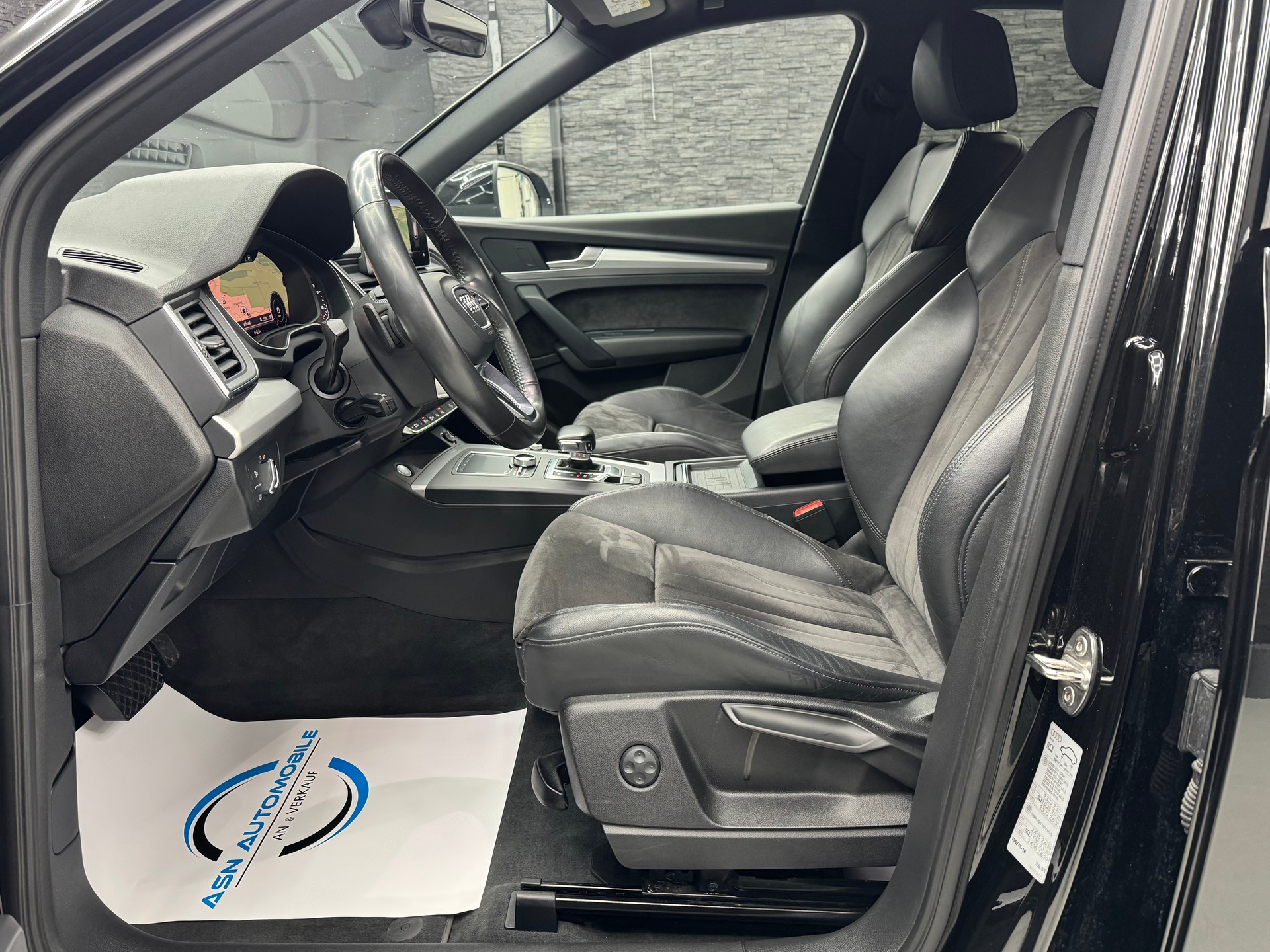 AUDI Q5 2.0 TDI S-Line Sport quattro S-tronic-image-6