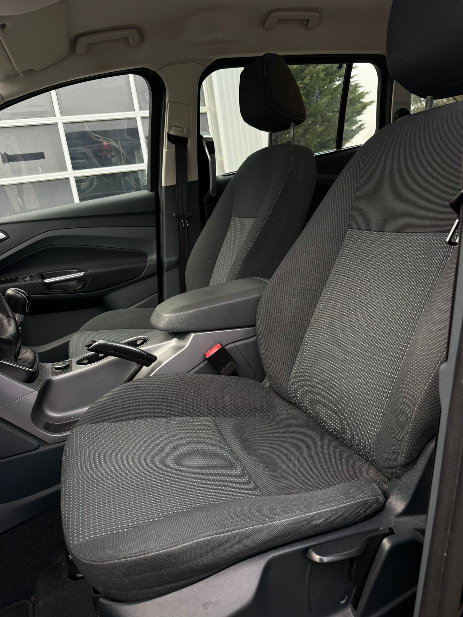 FORD Grand C-Max 1.6 TDCi KNIE-Edition / 7 plätzer-image-15