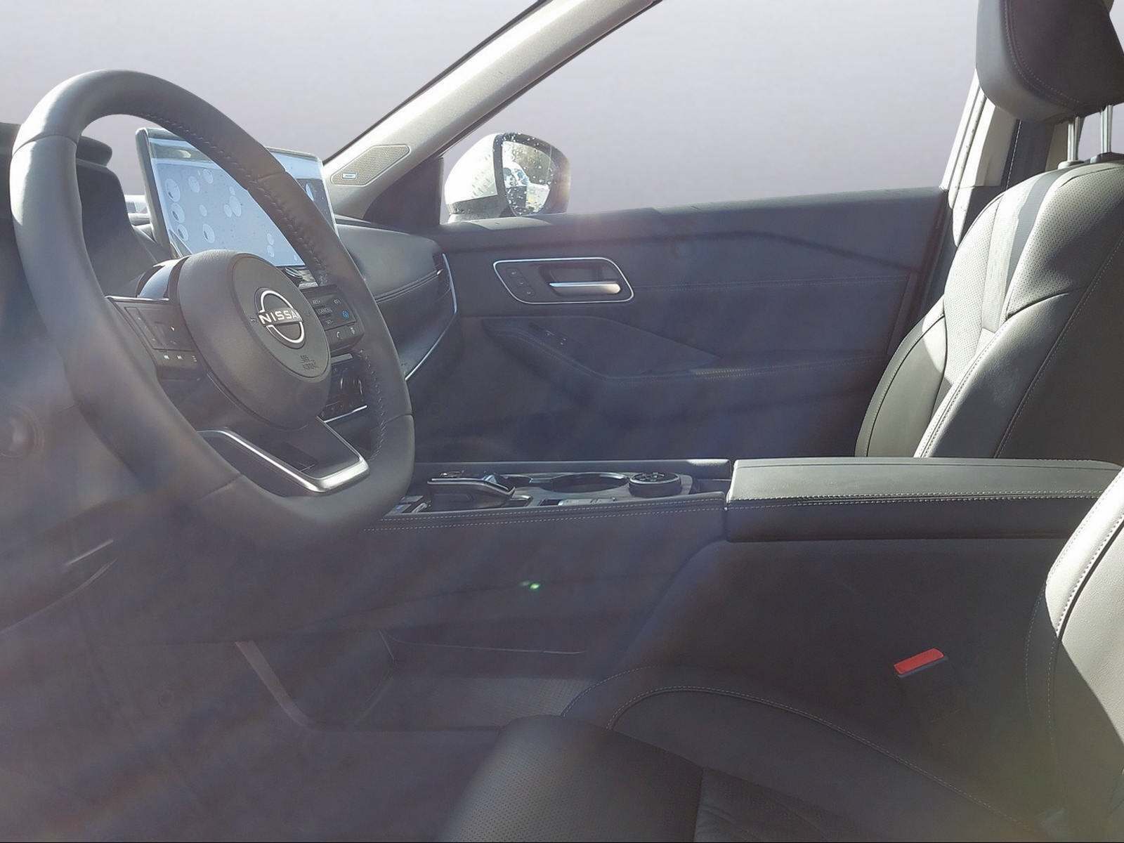NISSAN X-Trail 1.5 VC-T Tekna+ e-4orce 7P-image-4