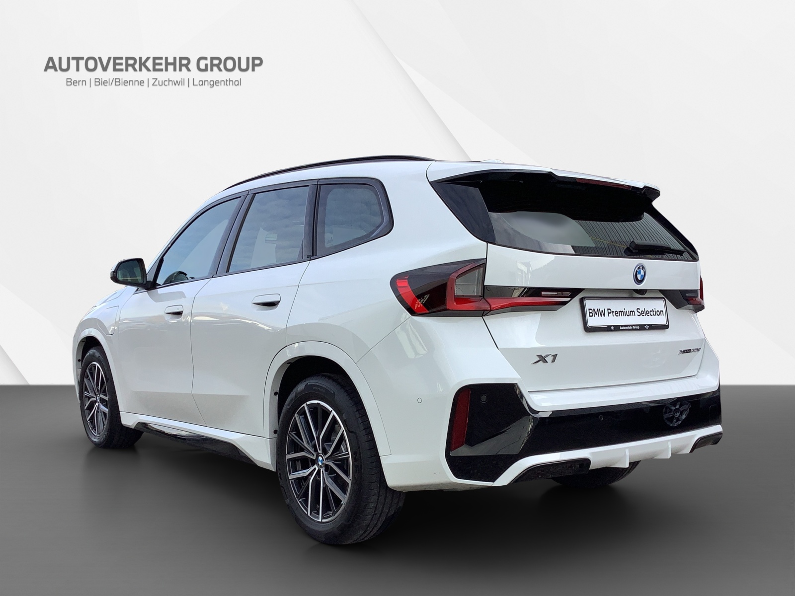 BMW X1 xDrive 30e M Sport-showroom-element-3