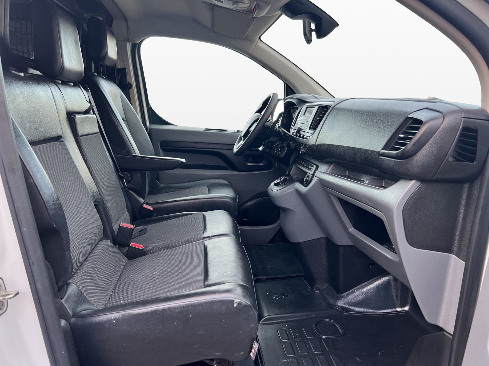 PEUGEOT Expert 2.0 BlueHDi 120 S&S Premium Long EAT8-image-14
