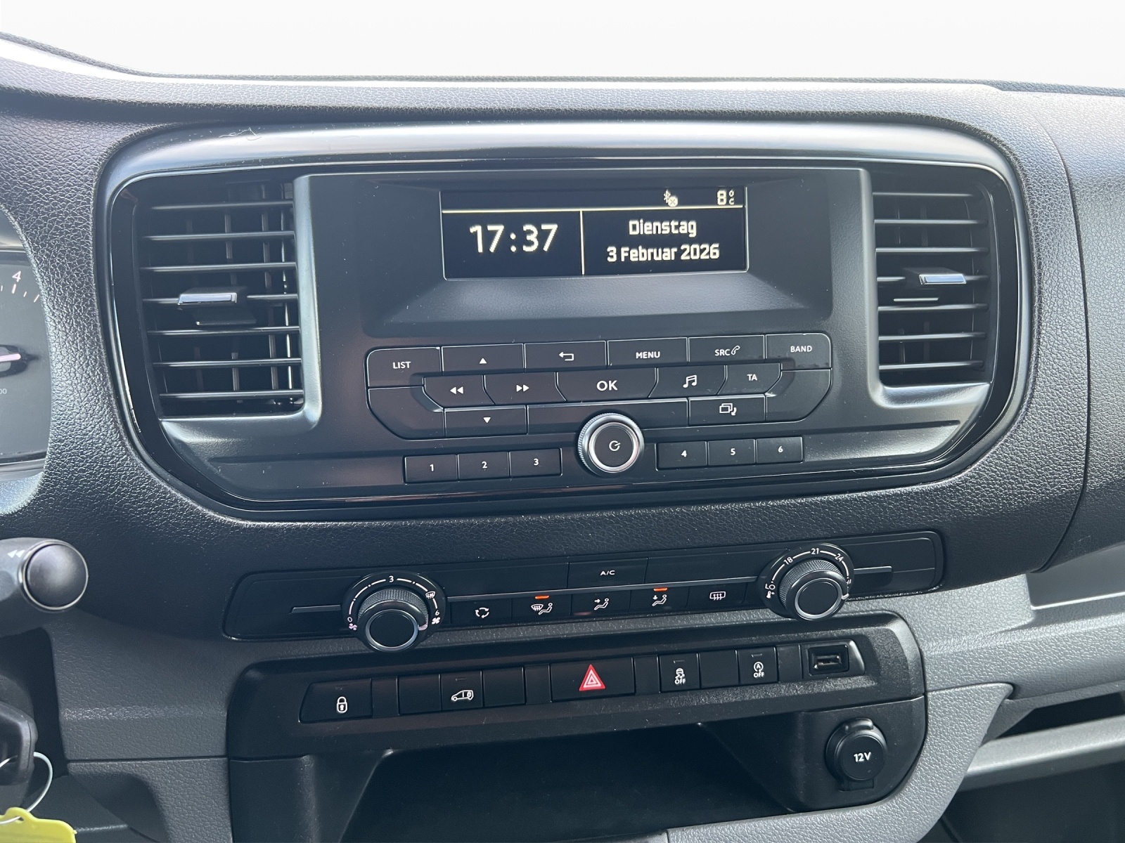 PEUGEOT Expert 2.0 BlueHDi 120 S&S Premium Long EAT8-image-12
