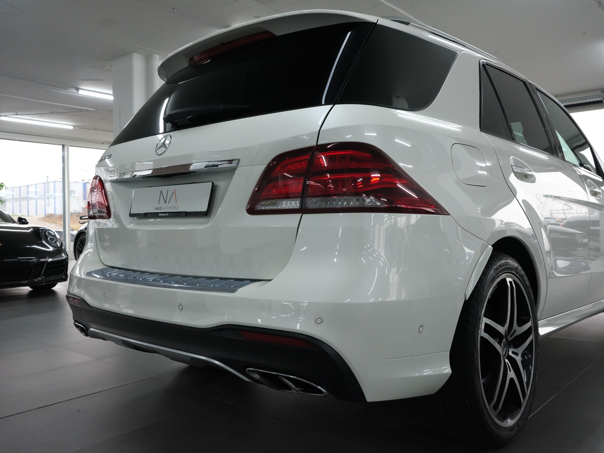MERCEDES-BENZ GLE 43 AMG Executive 4Matic 9G-Tronic-image-9