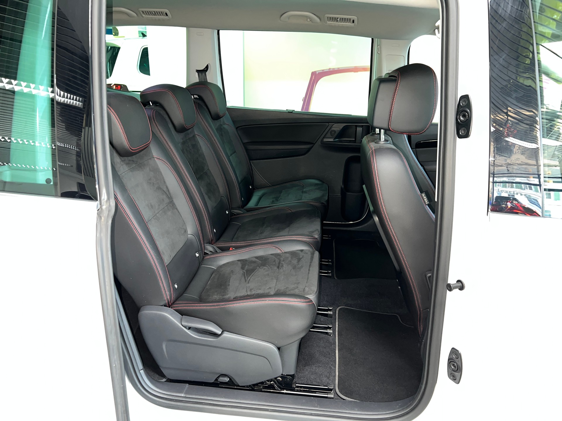 SEAT Alhambra 2.0 TDI DSG SWISS FR-image-11