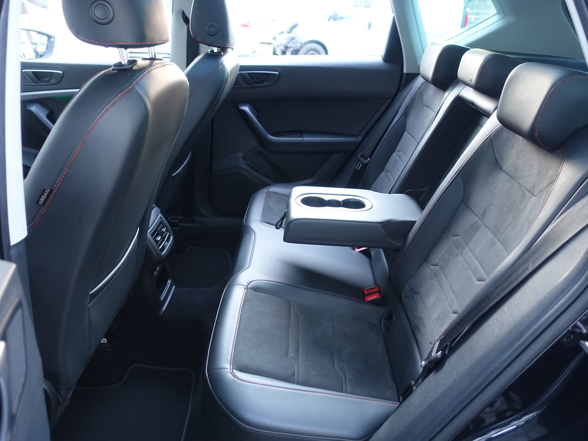 SEAT Ateca 2.0 TSI Hola FR 4Drive DSG-image-13