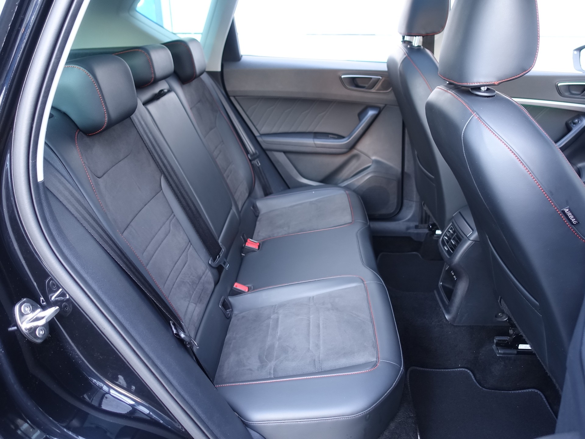 SEAT Ateca 2.0 TSI Hola FR 4Drive DSG-image-14