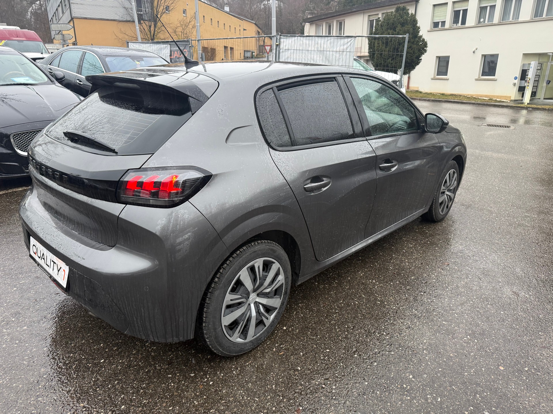 PEUGEOT 208 1.2 PureTech Active-image-3