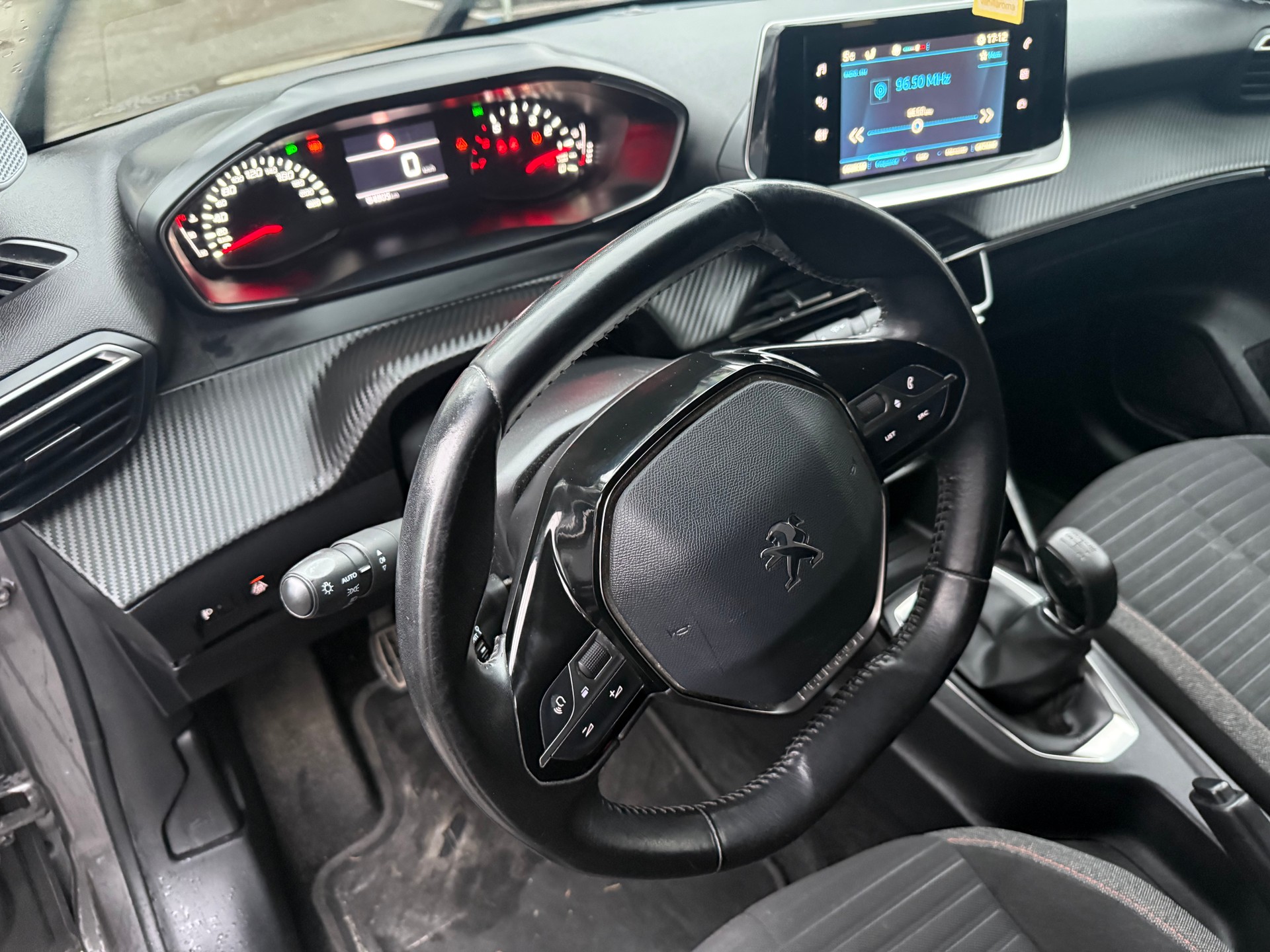 PEUGEOT 208 1.2 PureTech Active-image-19