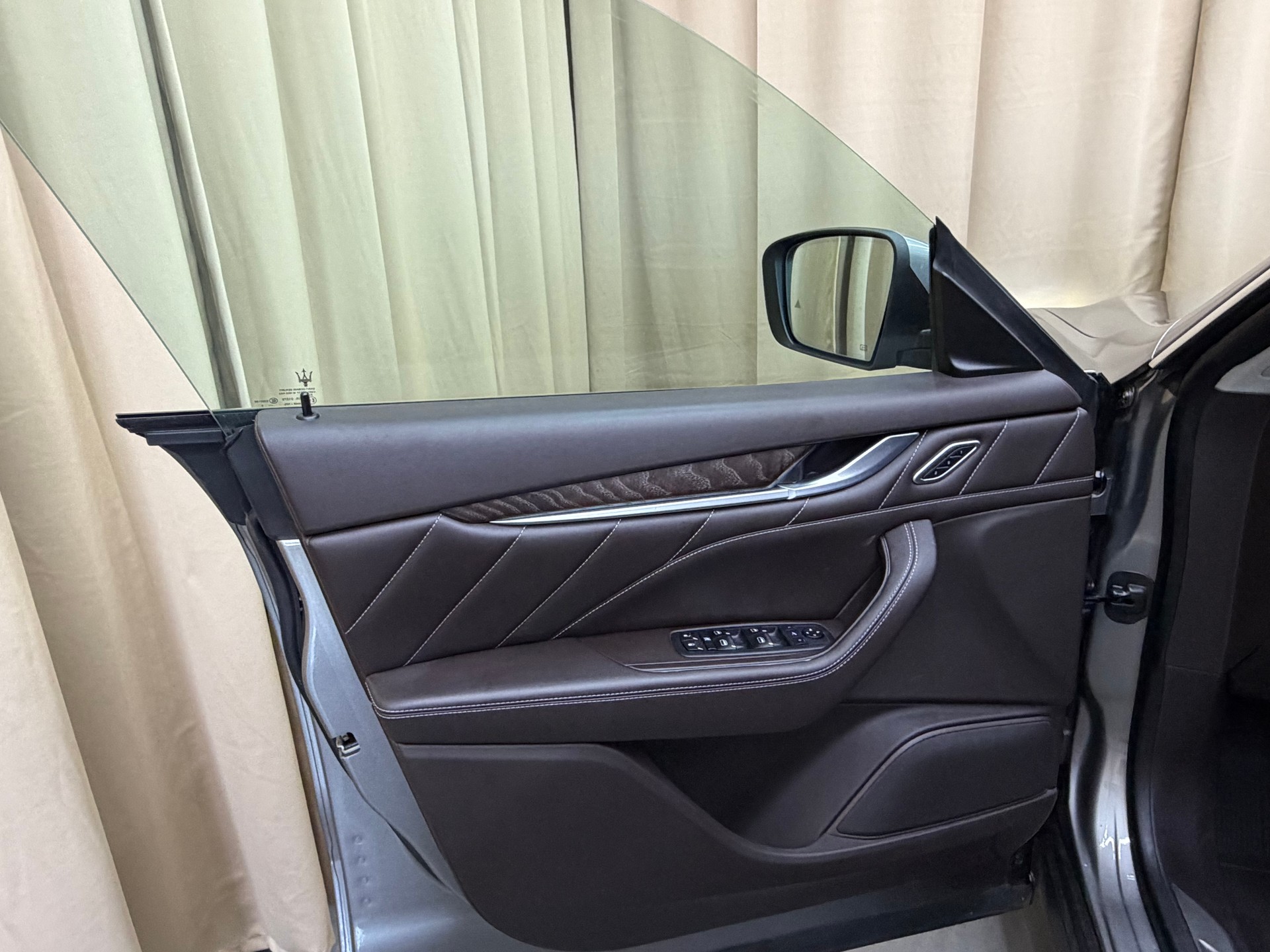 MASERATI Levante S 3.0 V6 GranLusso Automatica-image-11