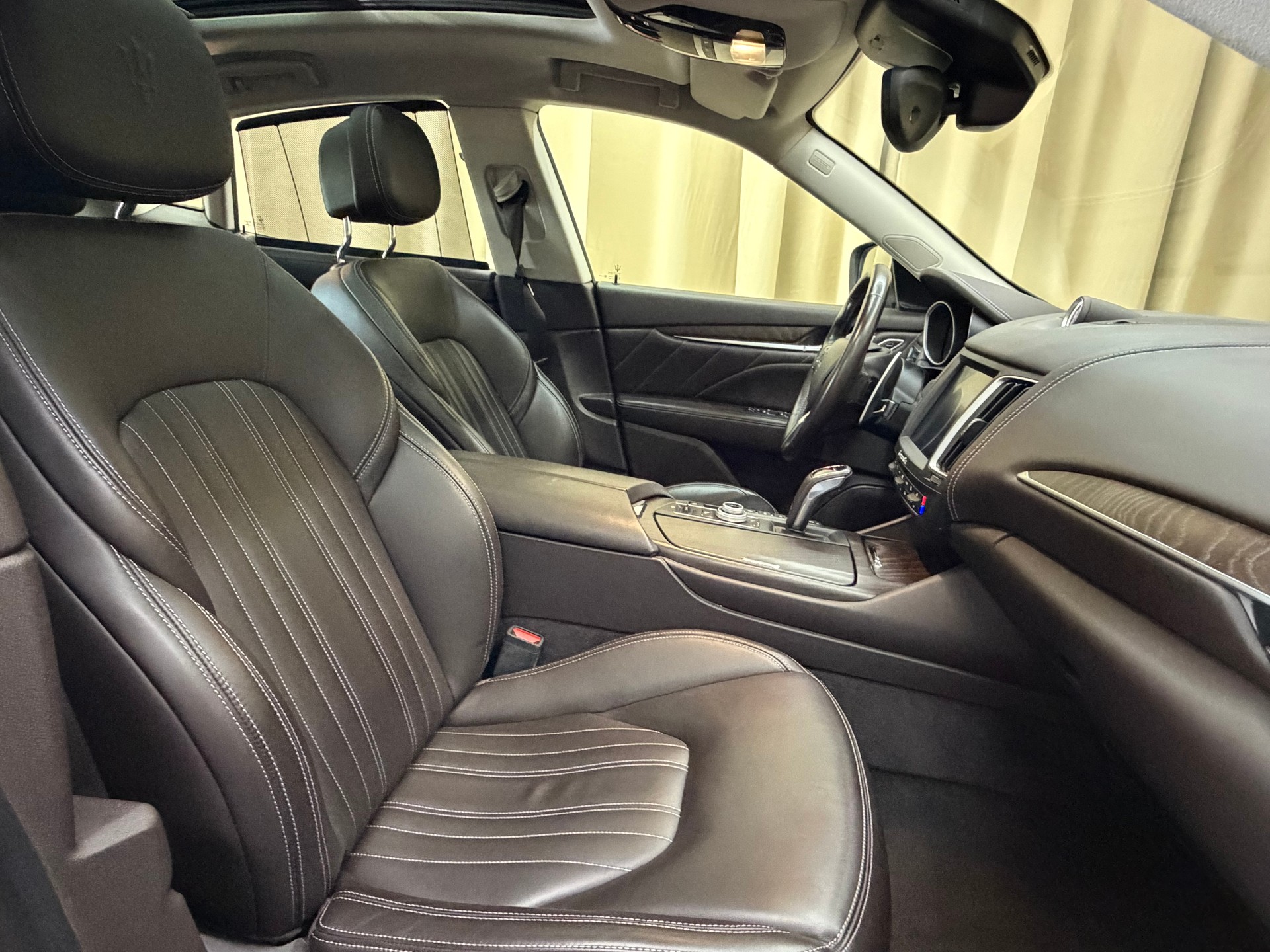 MASERATI Levante S 3.0 V6 GranLusso Automatica-image-13