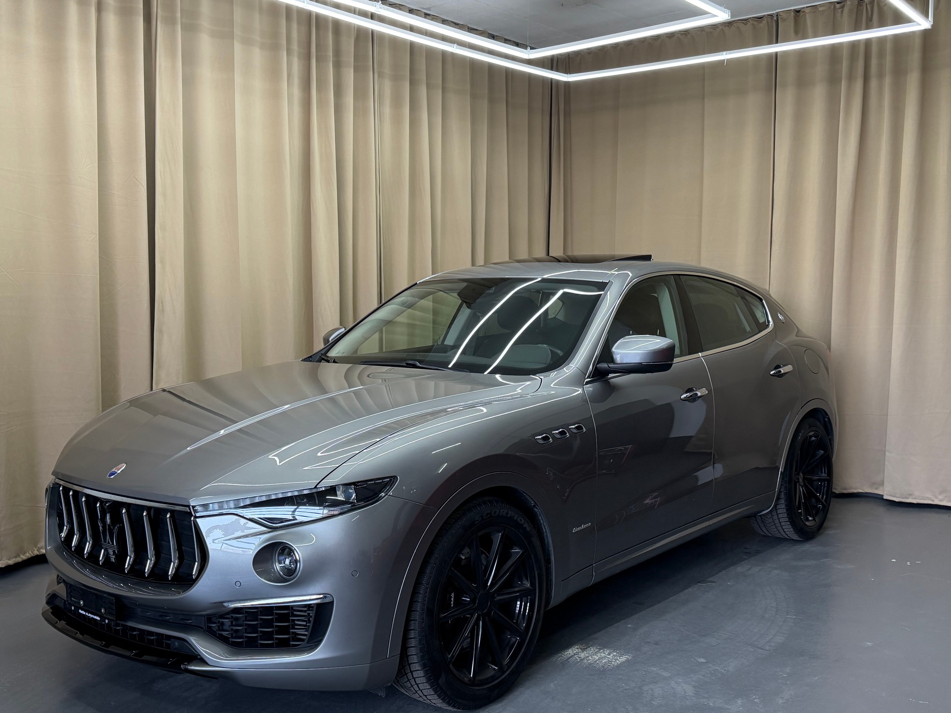 MASERATI Levante S 3.0 V6 GranLusso Automatica-image-1