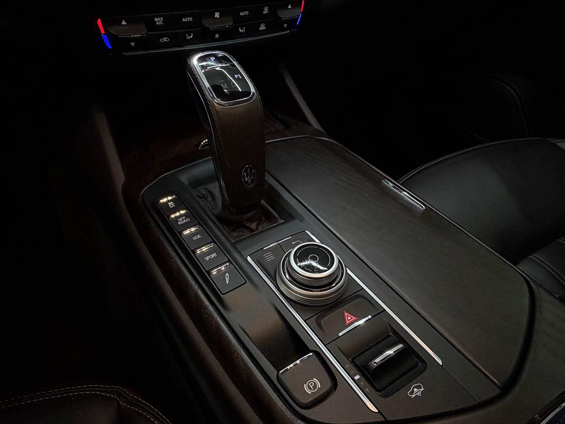 MASERATI Levante S 3.0 V6 GranLusso Automatica-image-10
