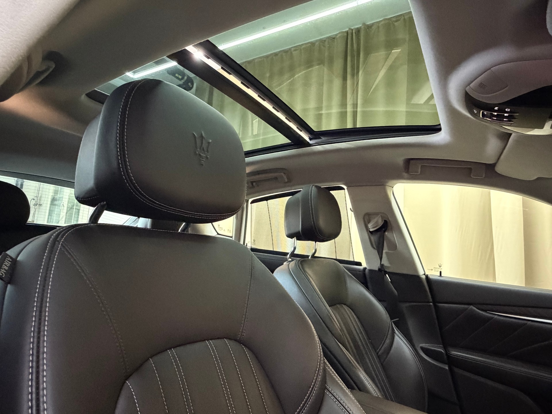 MASERATI Levante S 3.0 V6 GranLusso Automatica-image-14