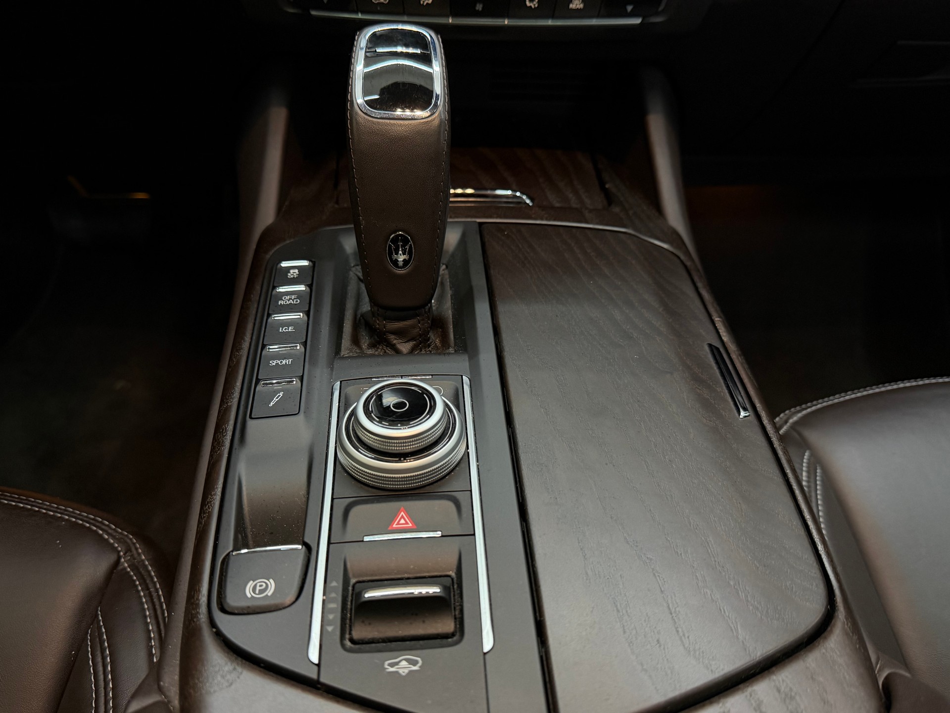 MASERATI Levante S 3.0 V6 GranLusso Automatica-image-12