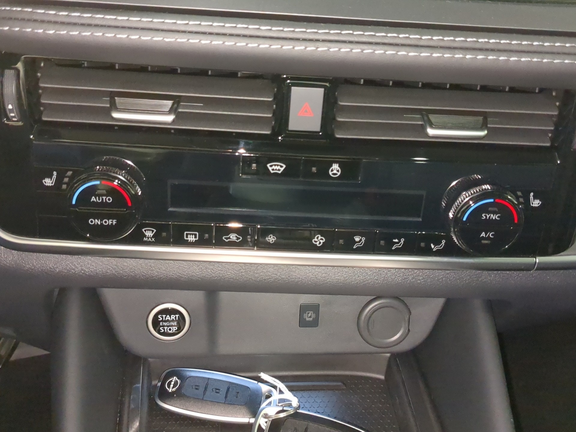 NISSAN Qashqai 1.3 DIG-T MHEV N-Connecta Xtronic-image-18