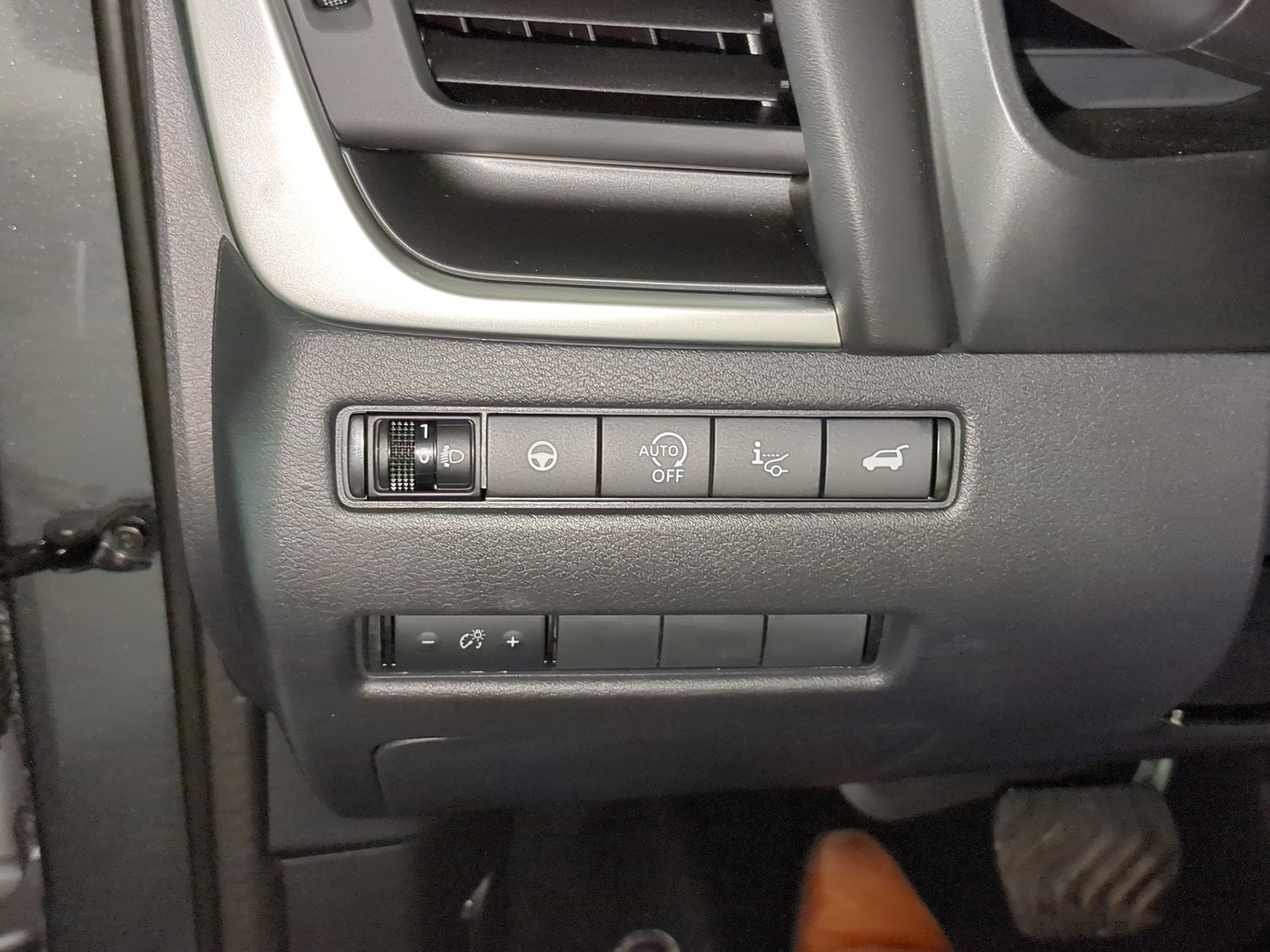 NISSAN Qashqai 1.3 DIG-T MHEV N-Connecta Xtronic-image-17