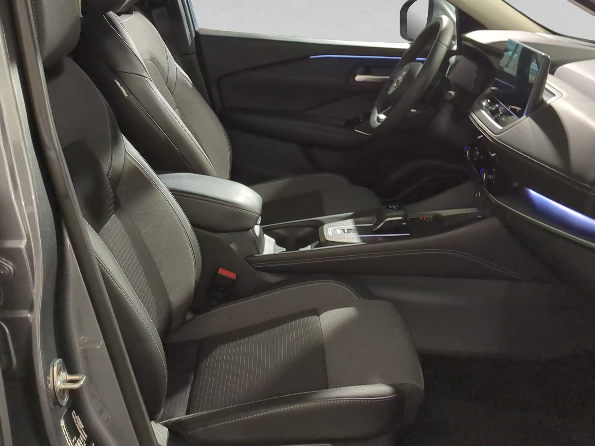 NISSAN Qashqai 1.3 DIG-T MHEV N-Connecta Xtronic-image-15