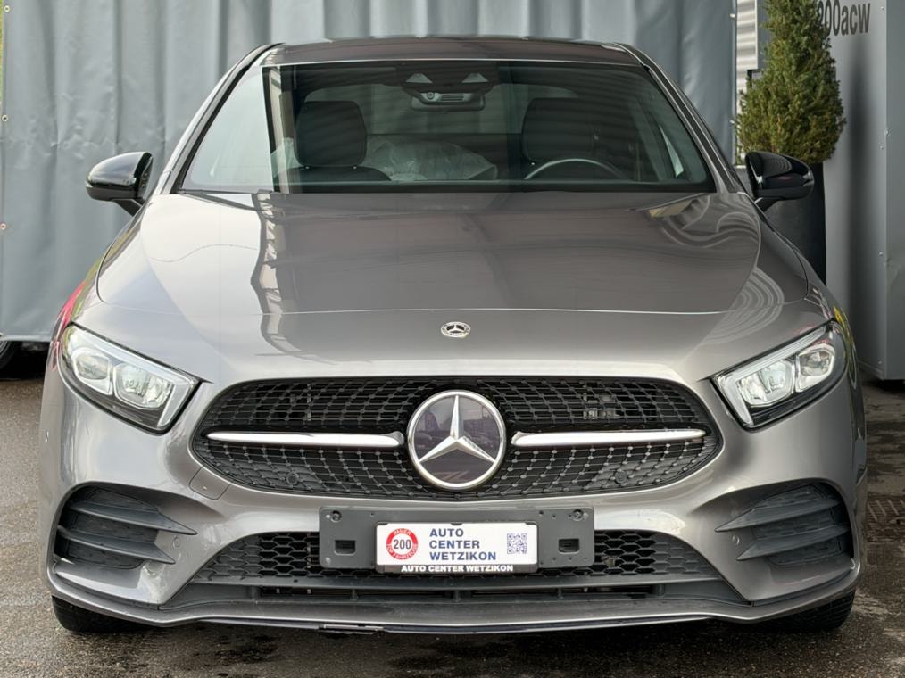 MERCEDES-BENZ A 250e Limousine AMG Line-image-0