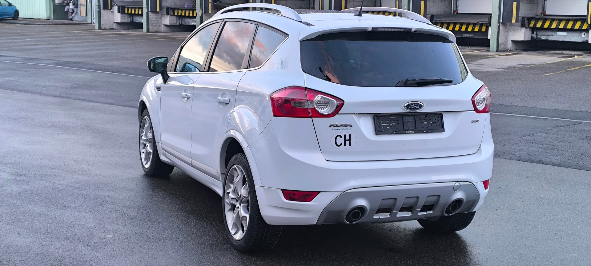 FORD Kuga 2.5 Turbo Individual Titanium 4WD Automatic-image-6