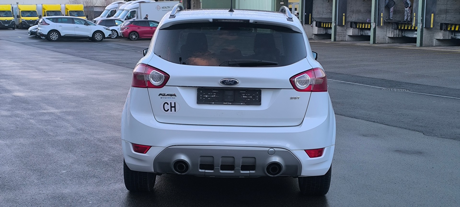 FORD Kuga 2.5 Turbo Individual Titanium 4WD Automatic-image-4