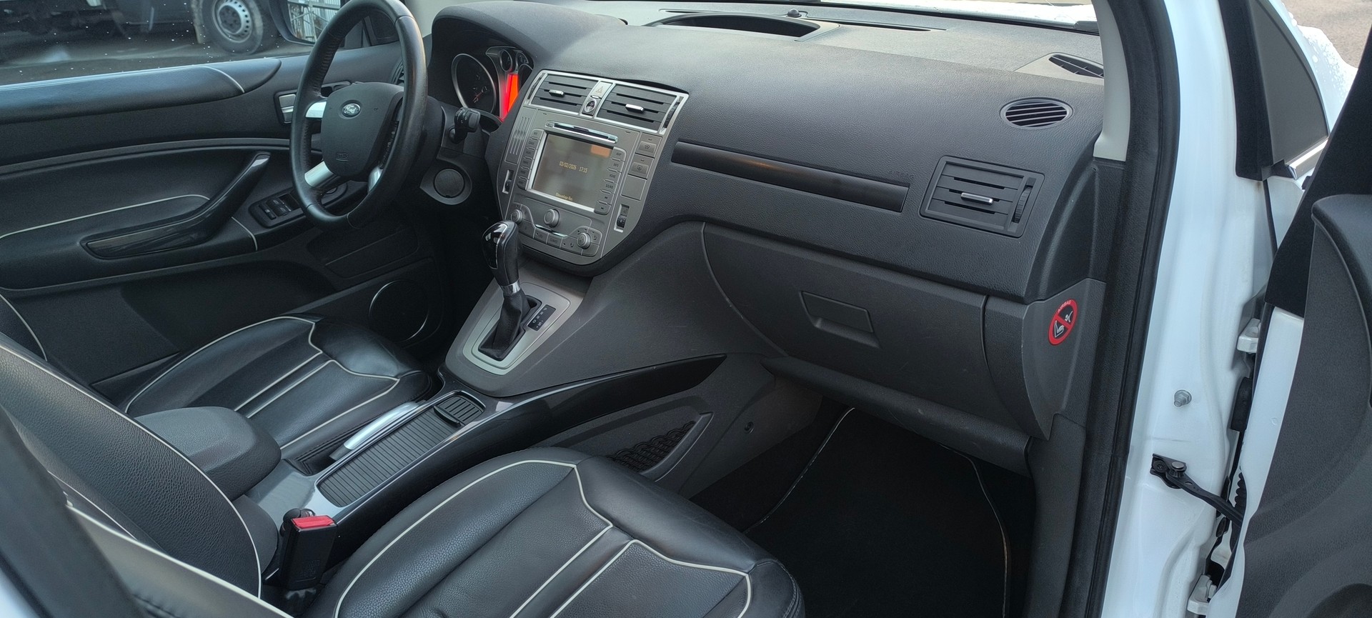 FORD Kuga 2.5 Turbo Individual Titanium 4WD Automatic-image-14