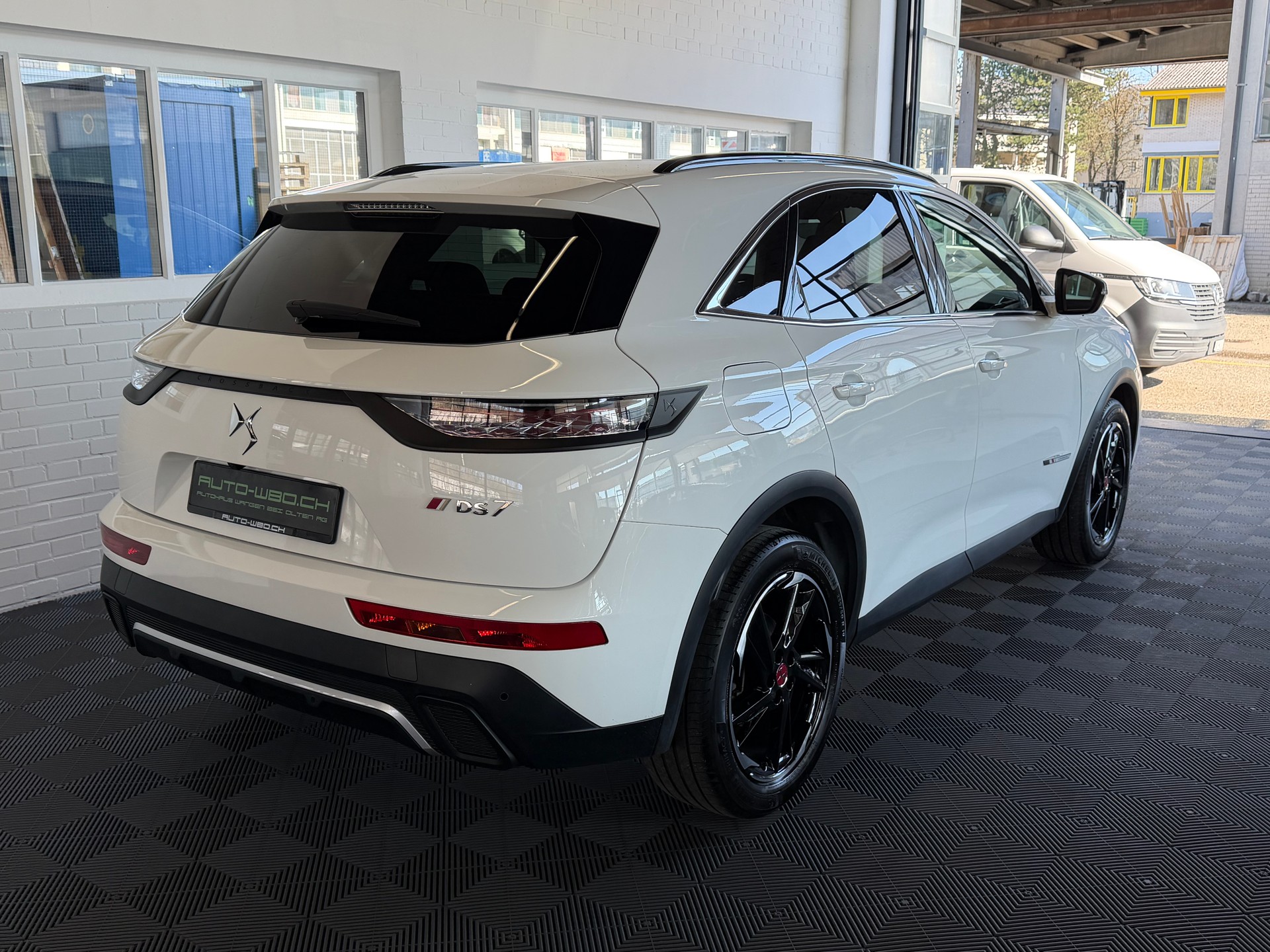 DS AUTOMOBILES DS 7 Crossback 1.5 BlueHDi DS PERFOMANCE LINE Club EAT8-image-2