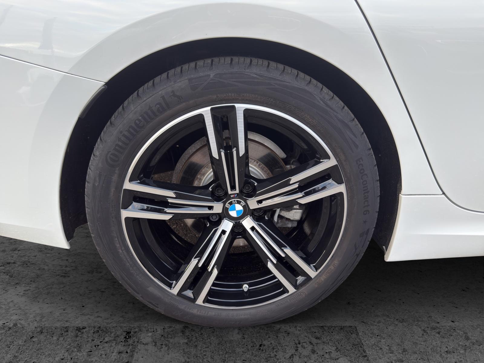 BMW 320d xDrive Touring-image-8