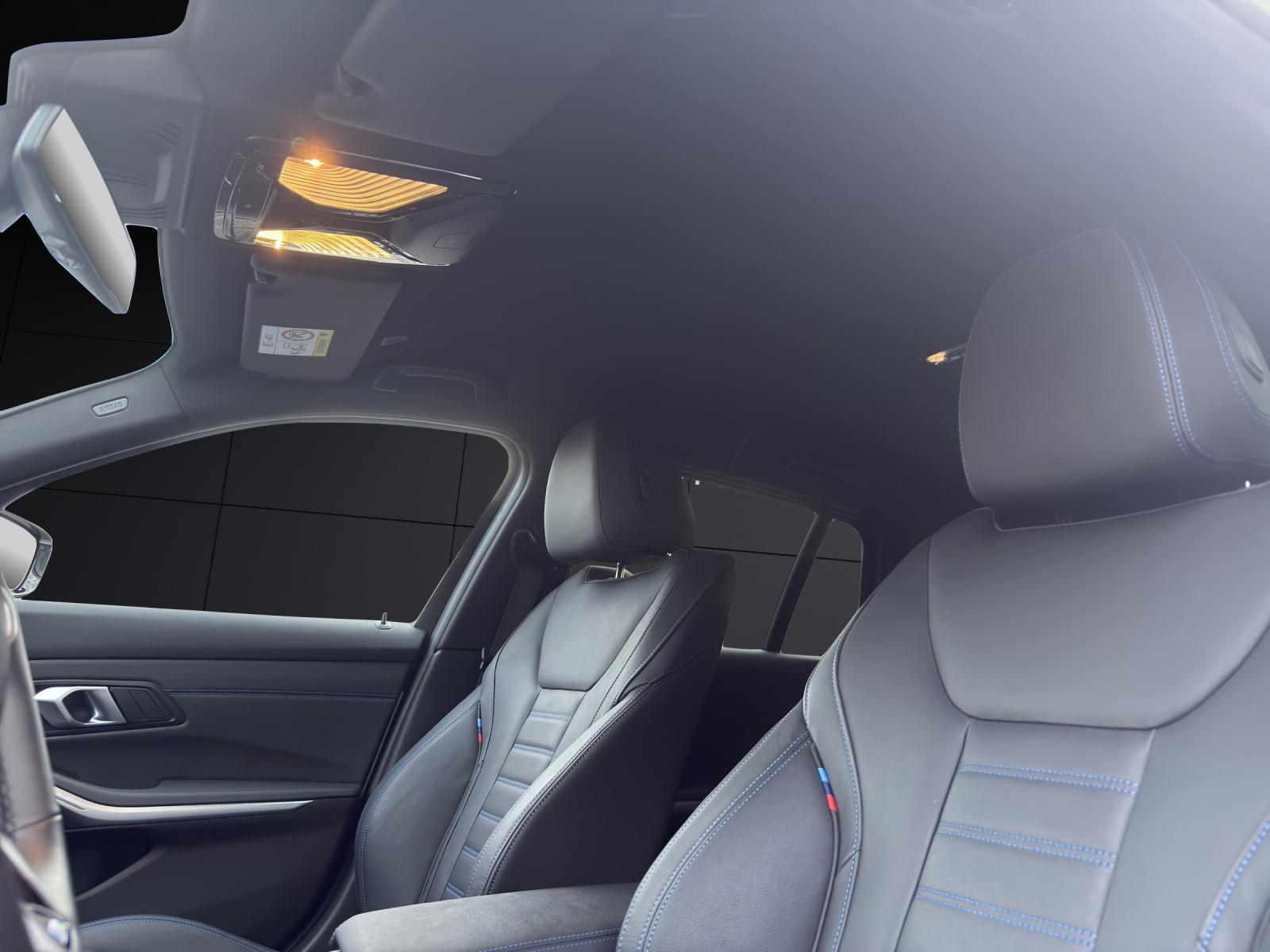 BMW 320d xDrive Touring-image-13