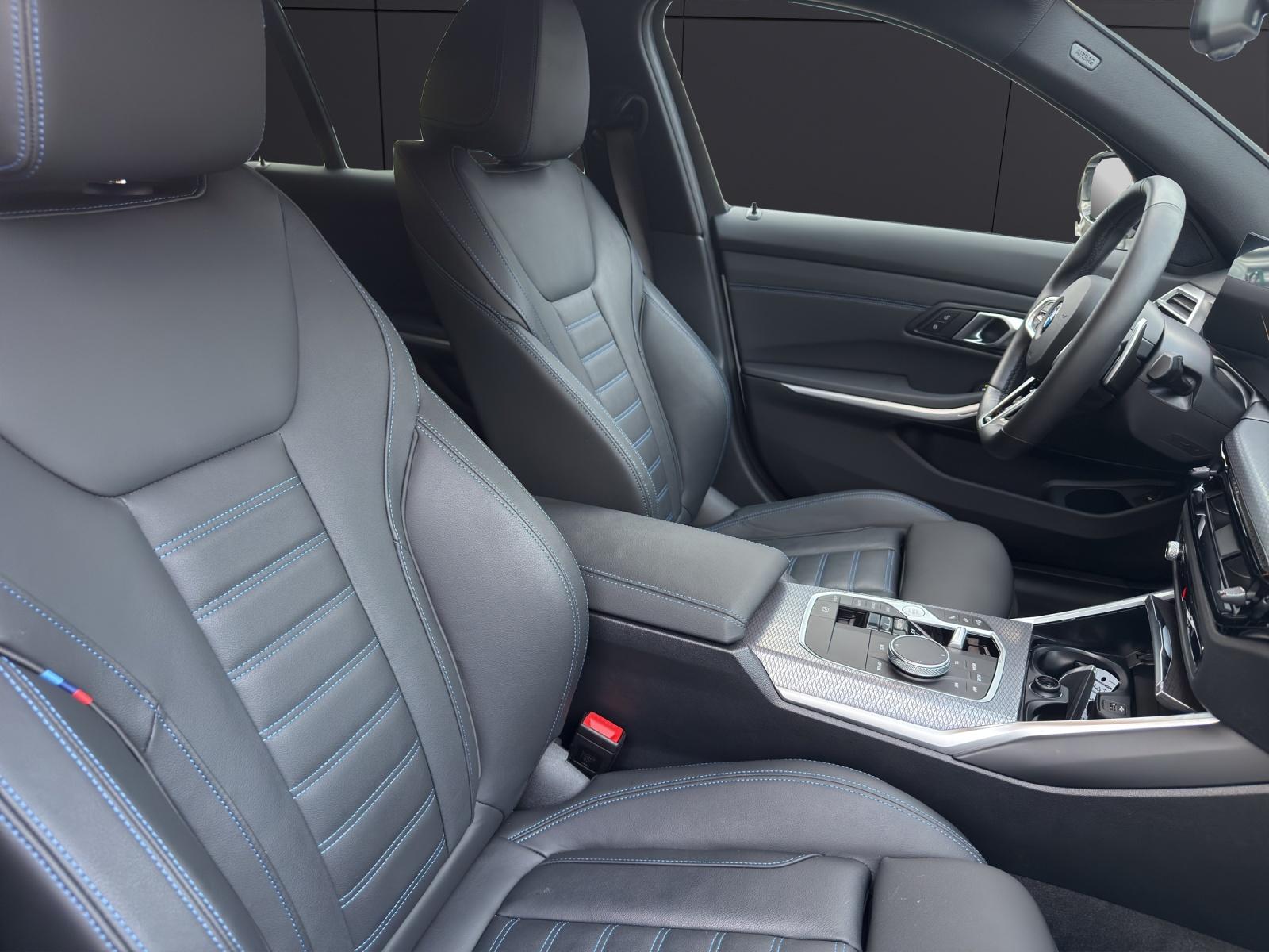 BMW 320d xDrive Touring-image-10