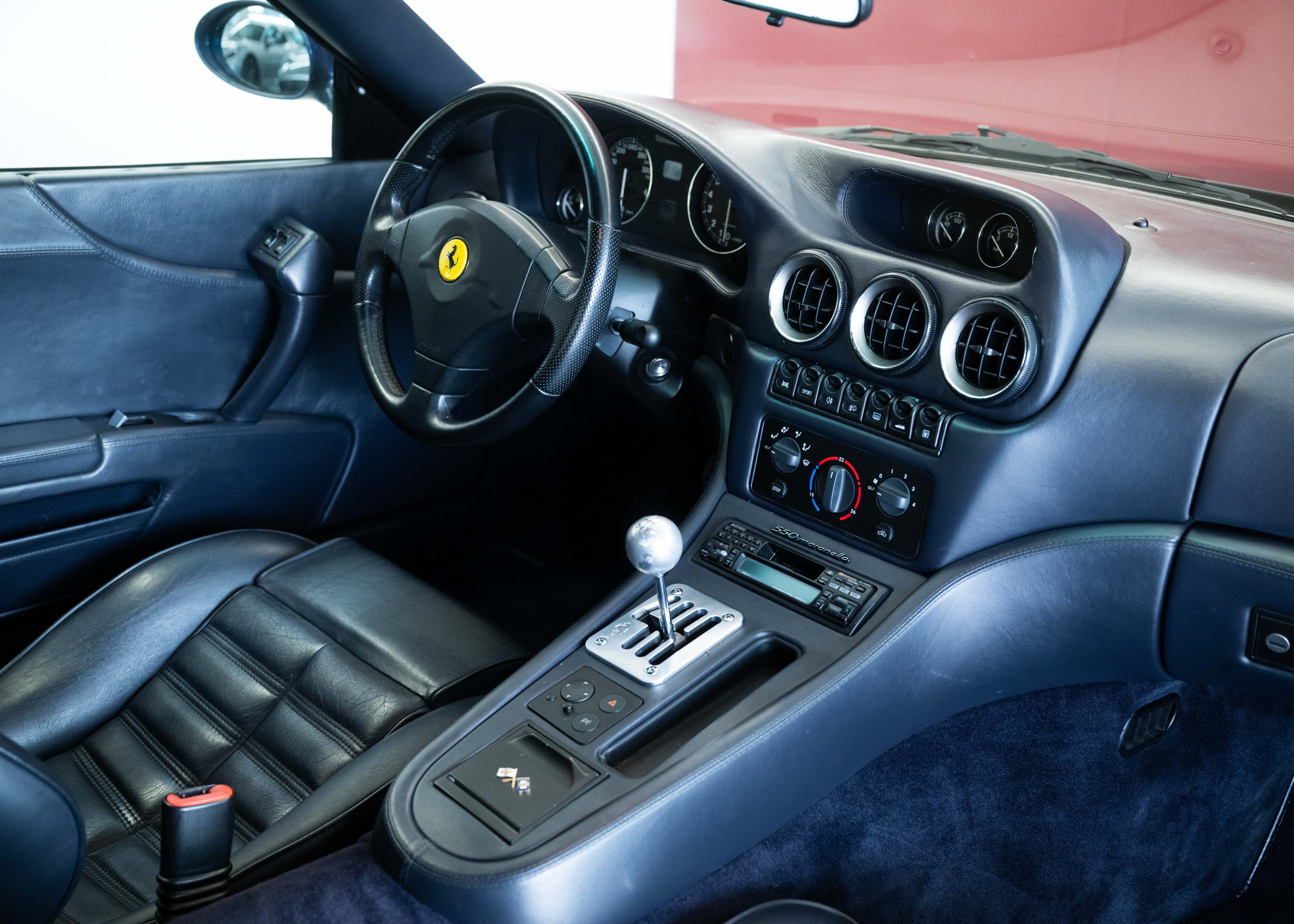 Image FERRARI F550 F550 Maranello (Tour de France Blue, Swiss car, 2nd hand, fully documented)