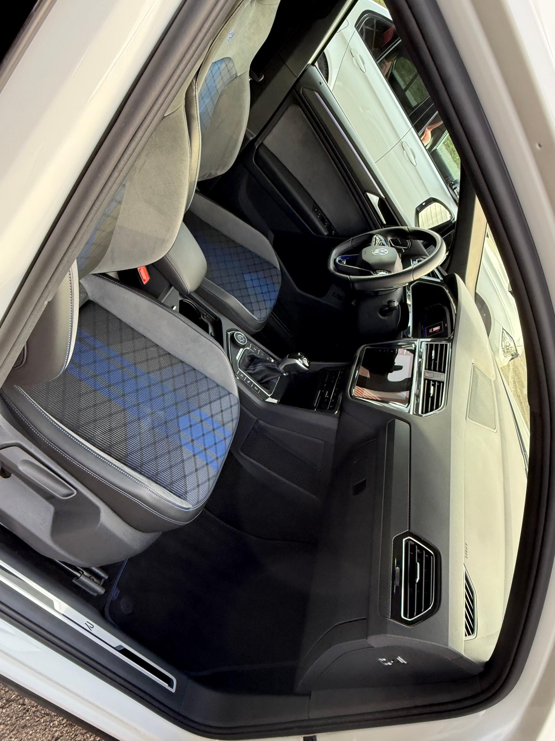VW Tiguan 2.0TSI R 4Motion DSG / VENDUE VERKAUFT-image-6