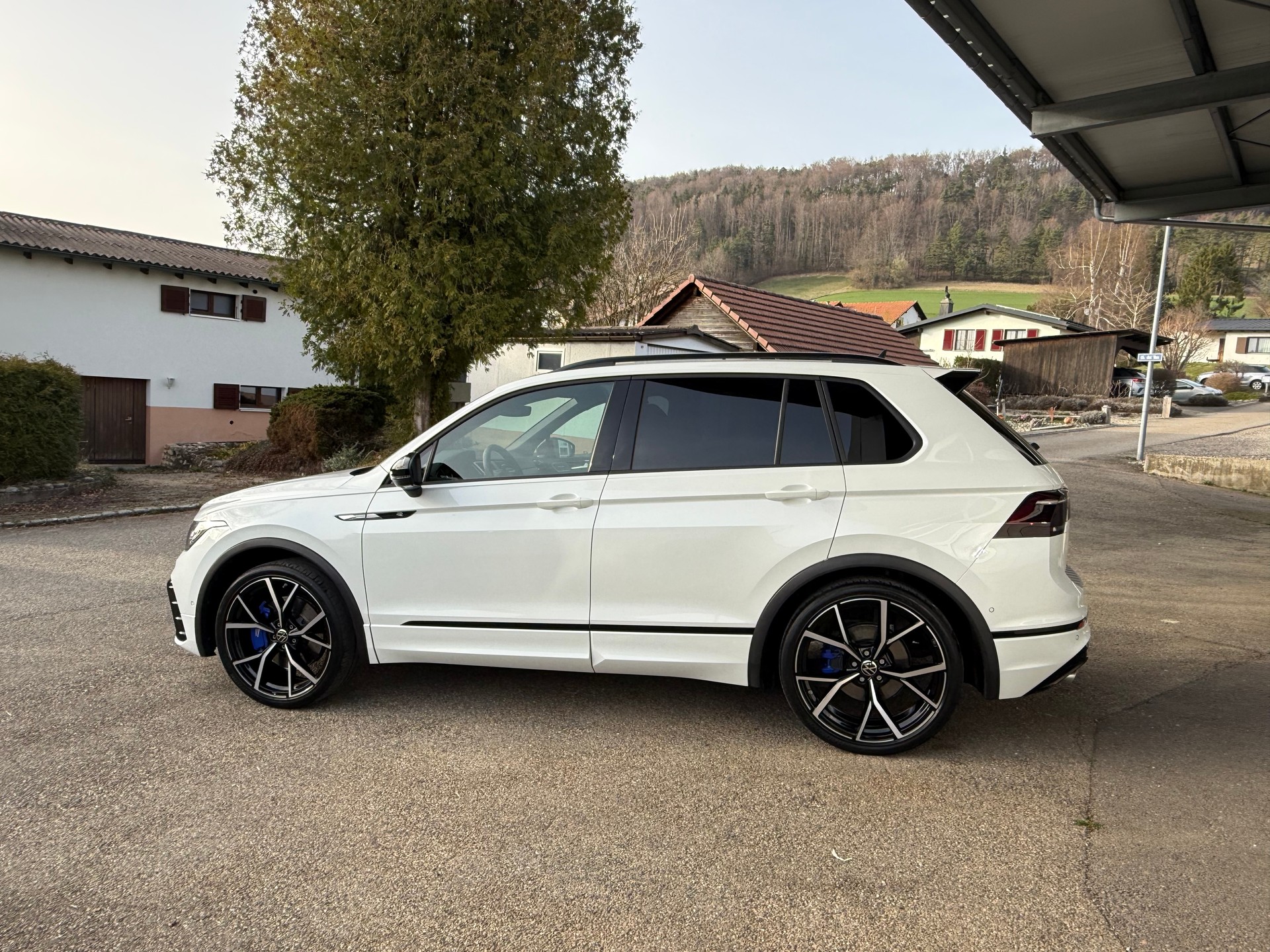 VW Tiguan 2.0TSI R 4Motion DSG / VENDUE VERKAUFT-image-4