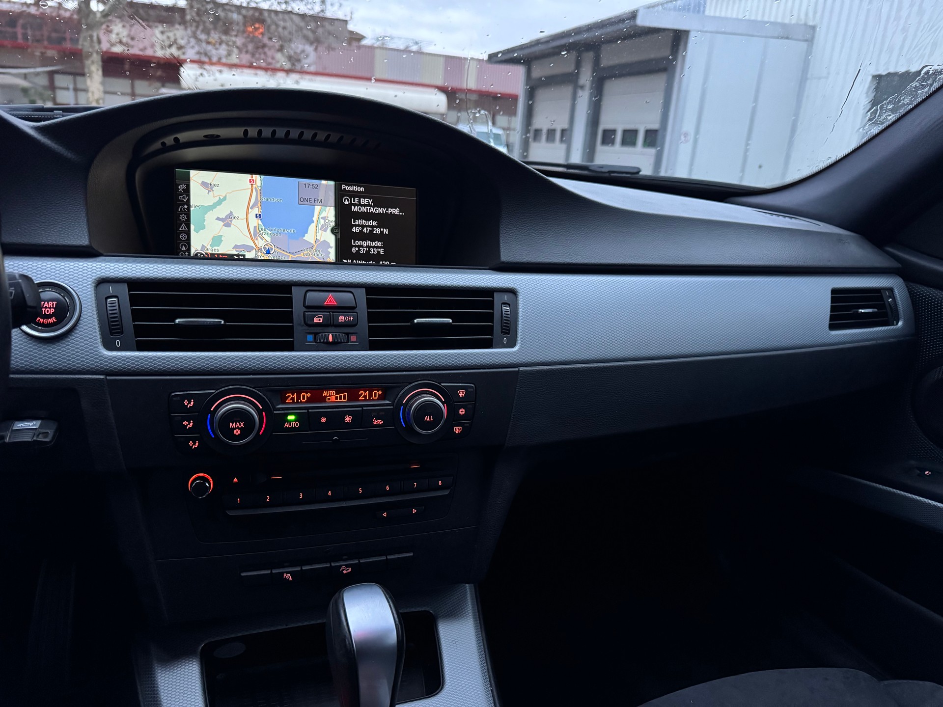 BMW 320d xDrive Touring Steptronic-image-9
