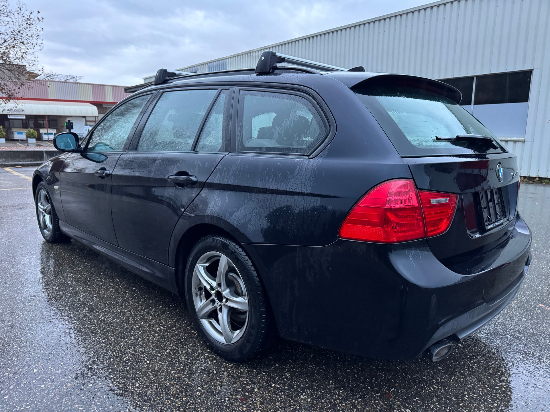 BMW 320d xDrive Touring Steptronic-image-4