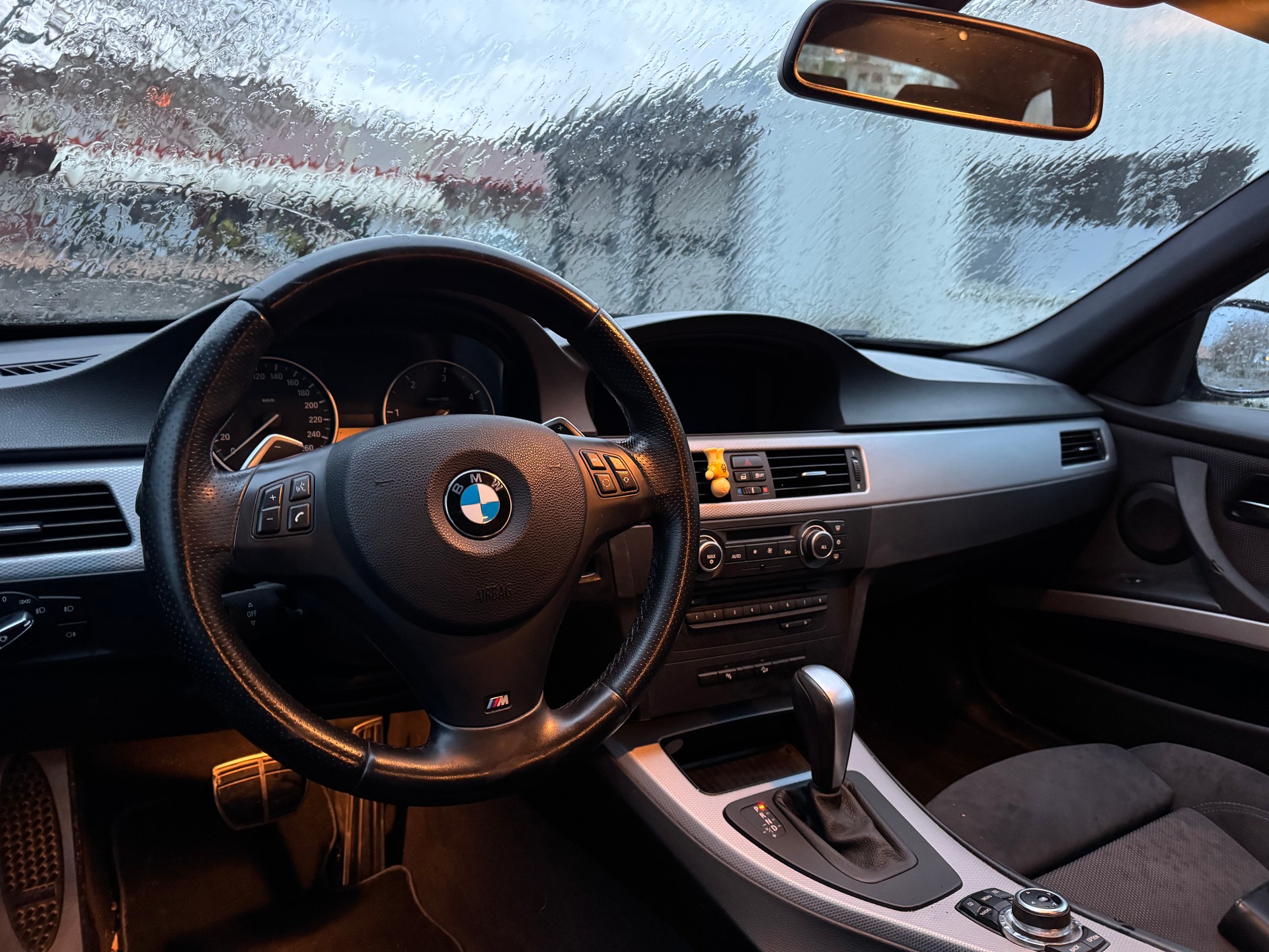 BMW 320d xDrive Touring Steptronic-image-8
