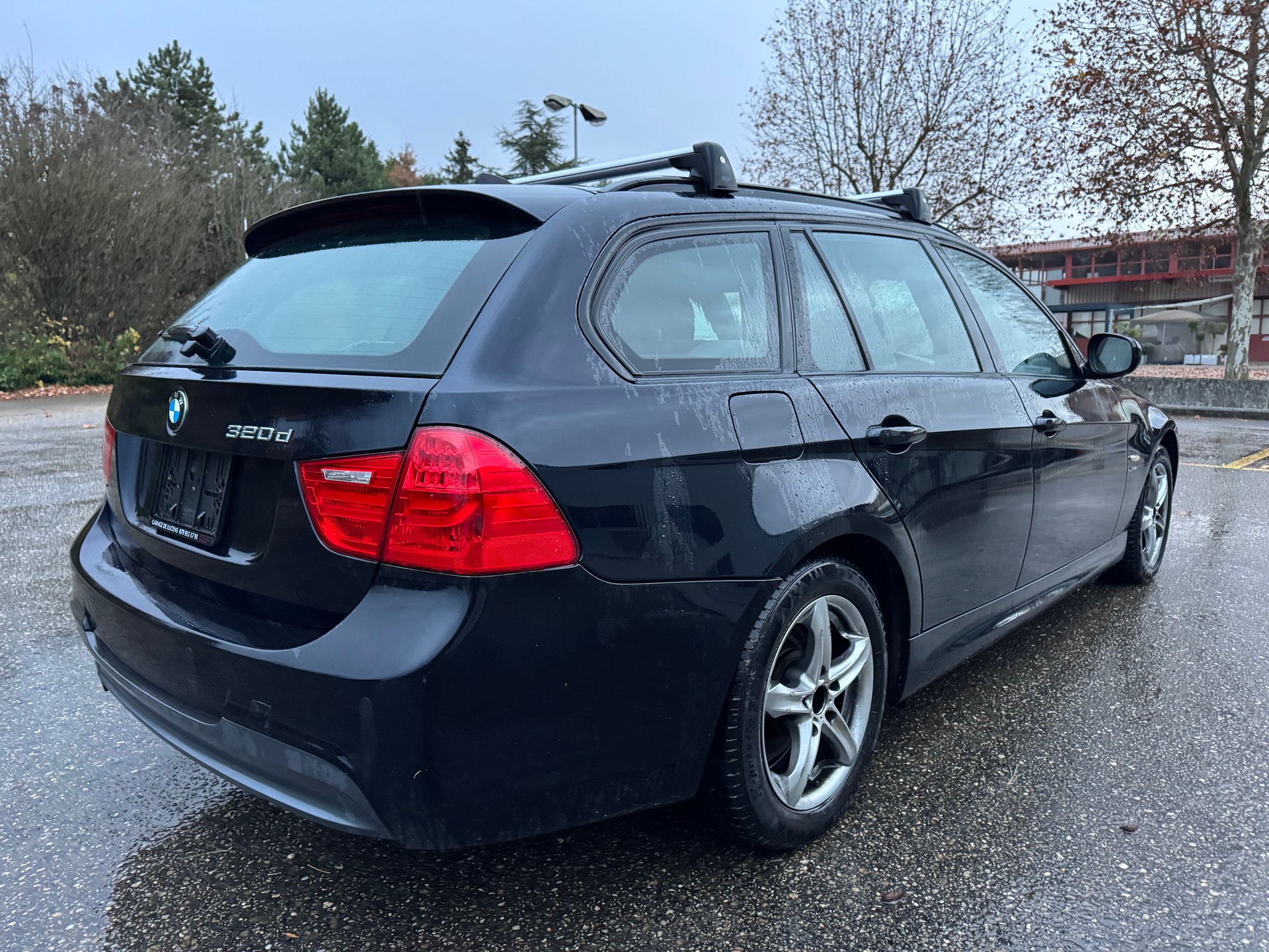 BMW 320d xDrive Touring Steptronic-image-5