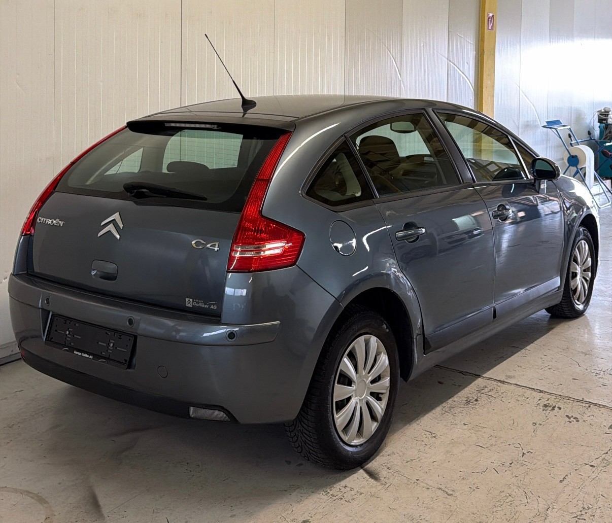 CITROEN C4 Berline 1.6i 16V SX-image-5